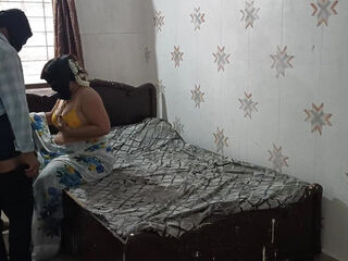 Desi Kamwali Bhabhi threesome Fucking Sucking With Boss Secretory