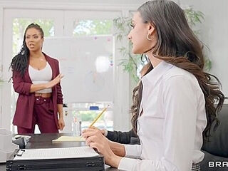 Eliza Ibarra And Kira Noir Hot Lesbian