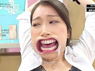 Hot Babe Deepthroat At The Office