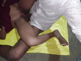 Dehati village outdoor wife chudai in jungle in Hindi
