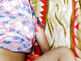 Indian Bhabhi And boyfriend Sex in OYO Hotel Room - Hindi Audio