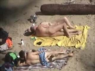 tre40 - two couples beach