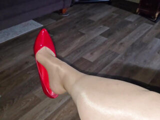 Louise Nylontease Pantyhose Shoeplay