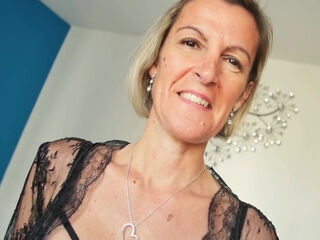 Lydia, French Amateur Housewife